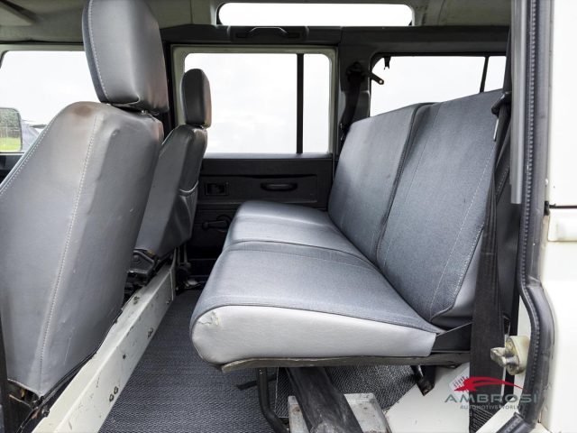 Land Rover Defender 110 2.5 Td5 cat Station Wagon SE - AUTOCARRO N1 usato a CORCIANO