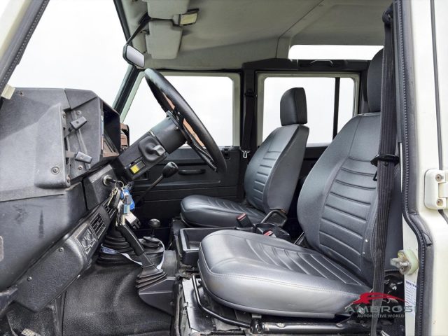 Land Rover Defender 110 2.5 Td5 cat Station Wagon SE - AUTOCARRO N1 usato a CORCIANO