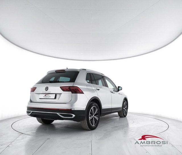 Volkswagen Tiguan 2.0 tdi Elegance 150cv dsg - foto 3 di 4