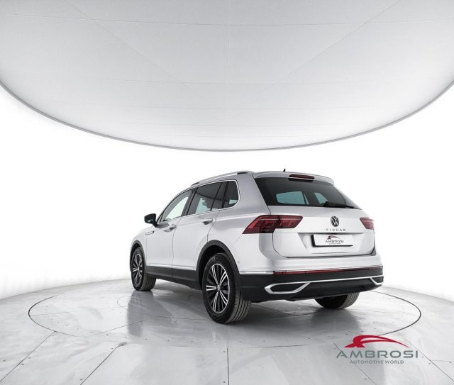 Volkswagen Tiguan 2.0 tdi Elegance 150cv dsg - foto 4 di 4