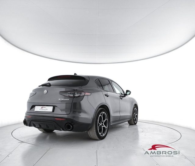 Alfa Romeo Stelvio 2.2 t Veloce Q4 210cv auto - foto 3 di 4