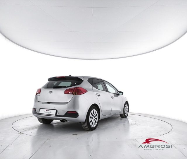 Kia cee'd 1.4 CVVT 5 porte Active - foto 3 di 4