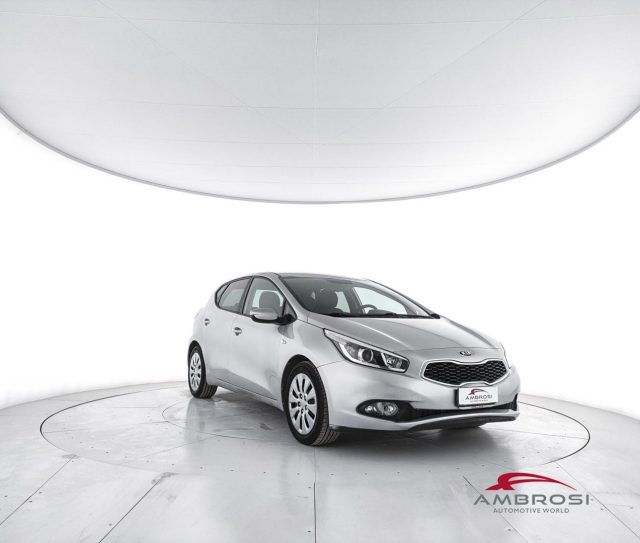 Kia cee'd 1.4 CVVT 5 porte Active - foto 2 di 4