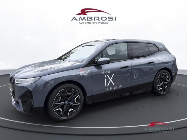 BMW iX xDrive40 Pacchetto Sportivo usato a CORCIANO
