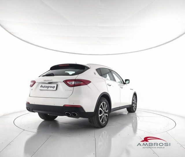 Maserati Levante Levante V6 Diesel 275 CV AWD - foto 3 di 4