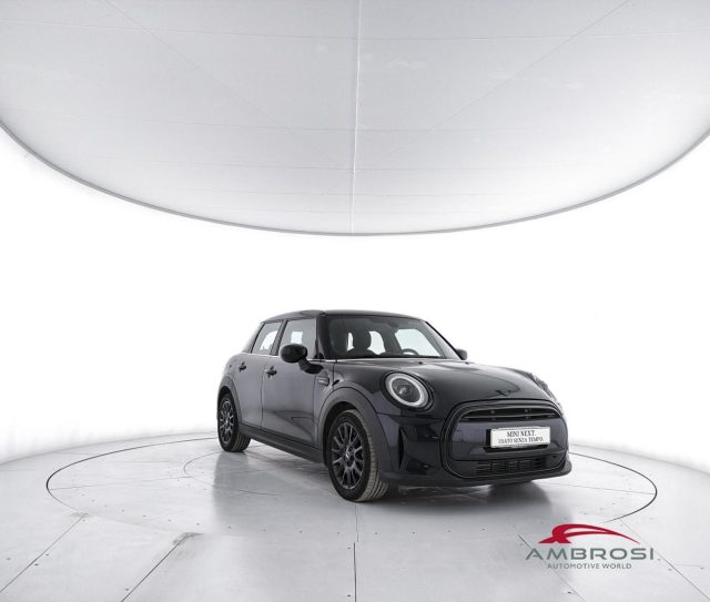MINI Cooper 5 porte 1.5 Business usato a CORCIANO