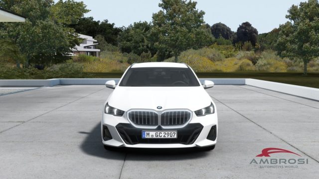 BMW 520 Serie 5 d Touring Msport Travel Package - foto 4 di 4