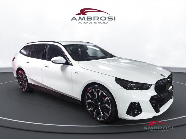 BMW 530 Serie 5 e xDrive Touring Msport Pro Innovation Pac - foto 2 di 4