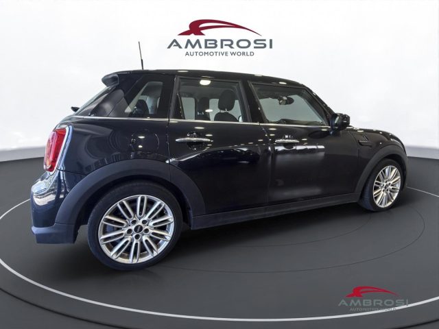 MINI Cooper 5 porte 5p 1.5 C Classic auto - foto 3 di 4