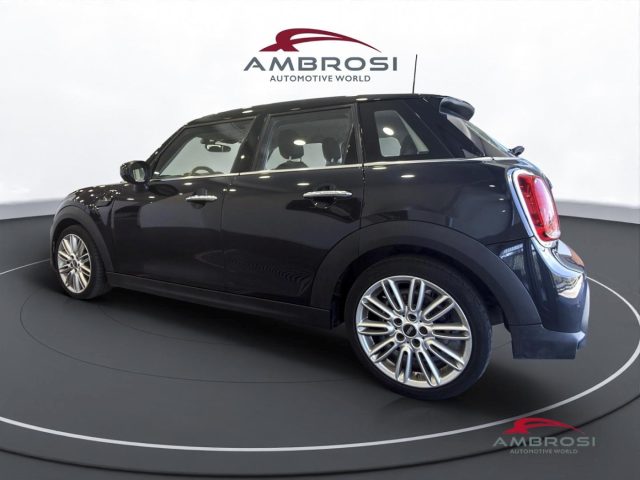 MINI Cooper 5 porte 5p 1.5 C Classic auto - foto 4 di 4