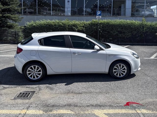 Alfa Romeo Giulietta 1.6 JTDm Giulietta 120cv - PER OPERATORI DEL SETTO - foto 2 di 4