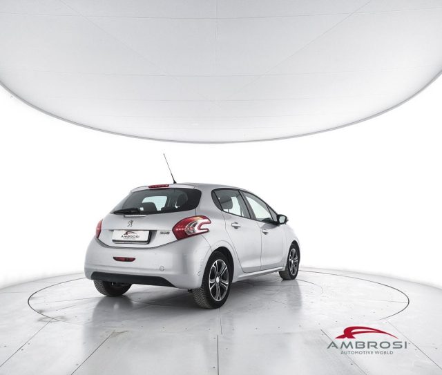 Peugeot 208 HDi 68 CV 5 porte Active - foto 4 di 4