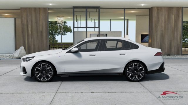 BMW 520 Serie 5 d 48V xDrive Msport - foto 3 di 4
