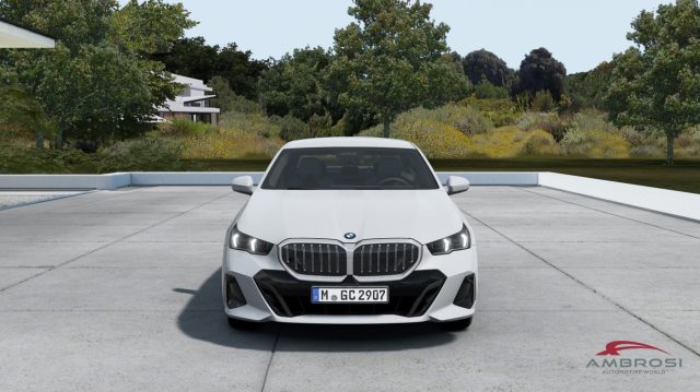 BMW 520 Serie 5 d 48V xDrive Msport - foto 4 di 4