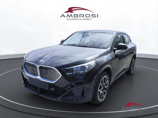 BMW iX2 xDrive30 Premium Package nuovo a CORCIANO