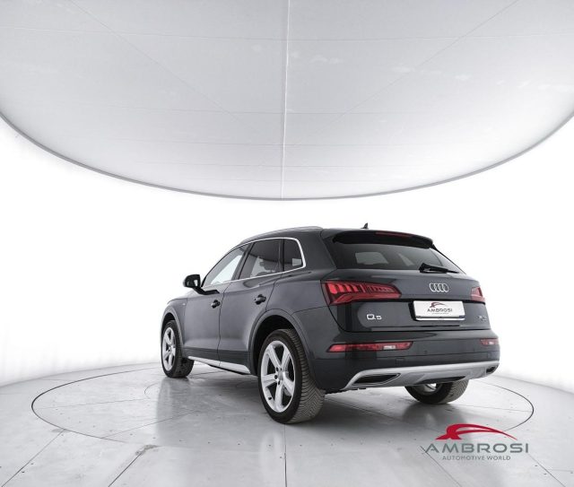 Audi Q5 35 TDI quattro S tronic Sport - foto 4 di 4