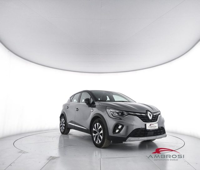 Renault Captur Plug-in Hybrid E-Tech 160 CV Intens - foto 3 di 4