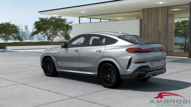 BMW X6 M60i xDrive - foto 2 di 4