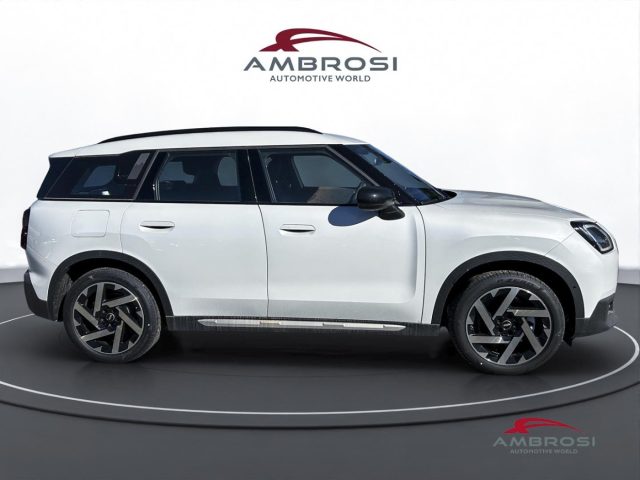 MINI Countryman Cooper S ALL4 Favoured - foto 3 di 4