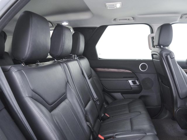 Land Rover Discovery 2.0 SD4 240 CV HSE 7 posti - foto 4 di 4