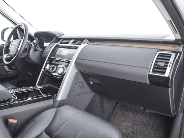Land Rover Discovery 2.0 SD4 240 CV HSE 7 posti - foto 3 di 4