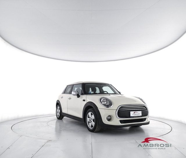 MINI One 5 porte 1.2 - foto 2 di 4