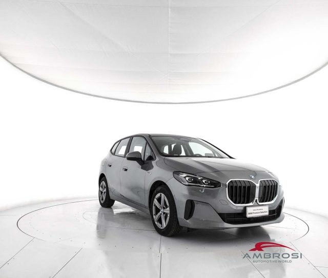 BMW 225 Serie 2 e xDrive Innovation Package Luxury Line - foto 2 di 4