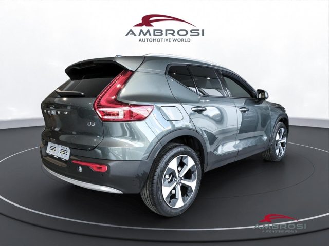 Volvo XC40 B3 Mild hybrid Benzina Plus Dark - foto 3 di 4