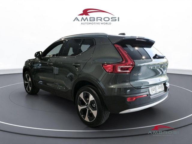 Volvo XC40 B3 Mild hybrid Benzina Plus Dark - foto 4 di 4