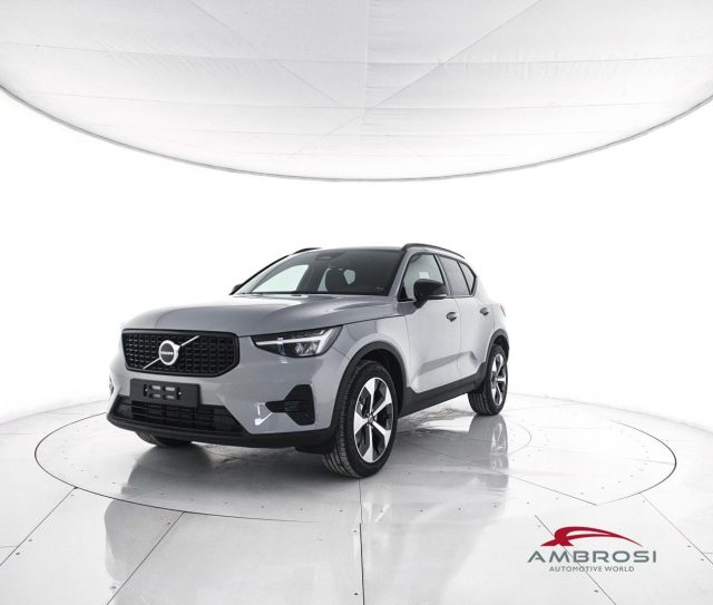 Volvo XC40 B3 Mild hybrid Benzina Plus Dark nuovo a CORCIANO