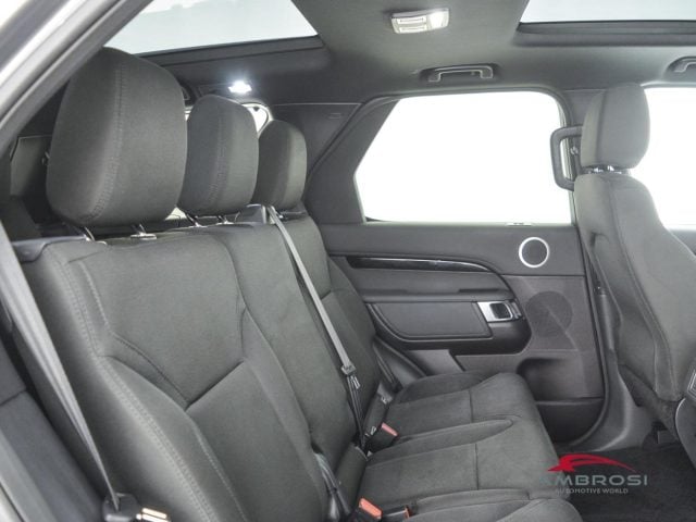 Land Rover Discovery 2.0 SD4 240 CV SE 7posti, del 2018, 127.885 km, in vendita a Corciano (PG)