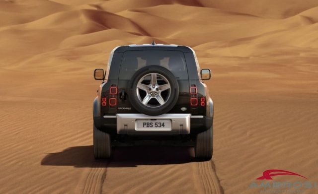 Land Rover Defender 90 3.0D I6 300 CV AWD Auto SE - foto 3 di 4