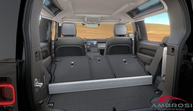Land Rover Defender 90 3.0D I6 300 CV AWD Auto SE nuovo a CORCIANO