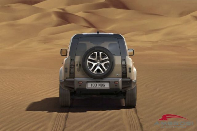 Land Rover Defender 110 2.0 Si4 PHEV 404 CV AWD Auto X - foto 3 di 4