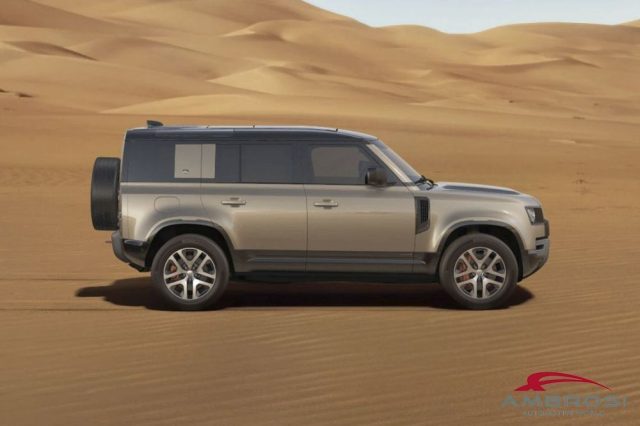 Land Rover Defender 110 2.0 Si4 PHEV 404 CV AWD Auto X - foto 2 di 4