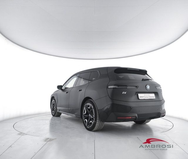 BMW iX xDrive40 Pacchetto Sportivo - foto 4 di 4