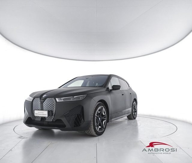 BMW iX xDrive40 Pacchetto Sportivo usato a CORCIANO