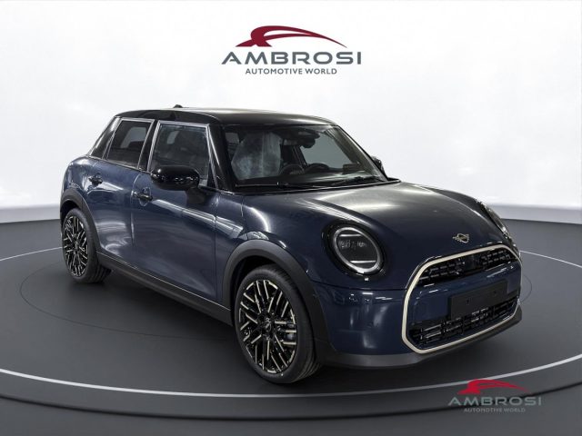 MINI Cooper 5 porte C Favoured M usato a CORCIANO