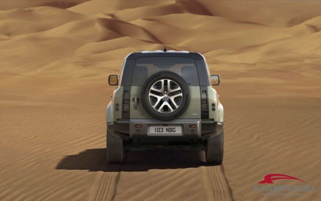 Land Rover Defender 110 2.0 Si4 PHEV 404 CV AWD Auto X - foto 3 di 4