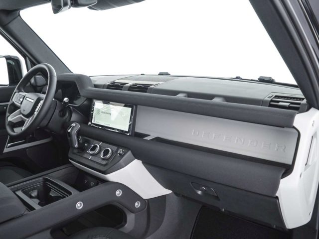 Land Rover Defender 110 2.0 Si4 PHEV 404 CV AWD Auto XS Edition - foto 3 di 4