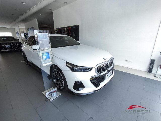 BMW 520 Serie 5 d Berlina Msport Travel package - foto 2 di 4