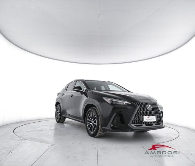 Lexus NX 350h 350h 2.5 Luxury 4wd e-cvt, del 2022, 88.415 km, in vendita a Corciano (PG)