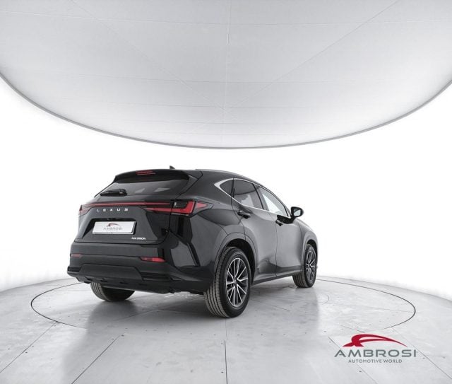 Lexus NX 350h 350h 2.5 Premium 4wd e-cvt - foto 3 di 4