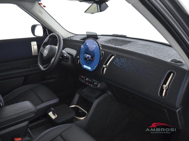 MINI Countryman Cooper 2.0 48V Classic auto 163CV, del 2025, 22.891 km, in vendita a Corciano (PG)