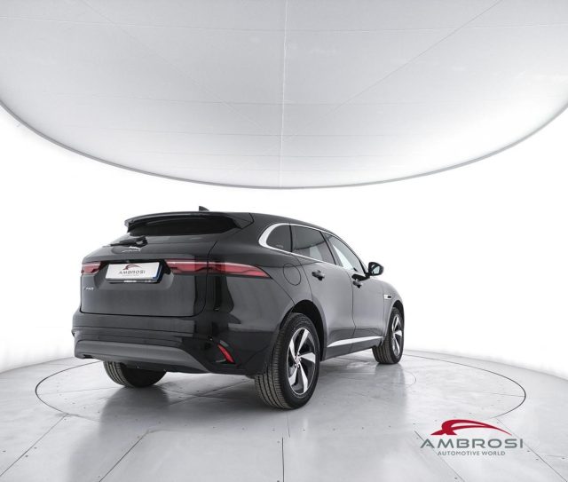 Jaguar F-Pace F PACE 2.0 D 204 CV AWD aut. R-Dynamic S - foto 3 di 4