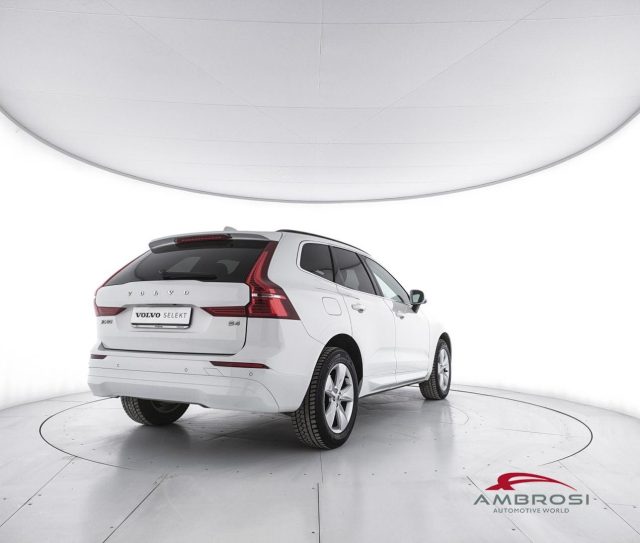 Volvo XC60 B4 Geartronic Momentum Auto - foto 3 di 4