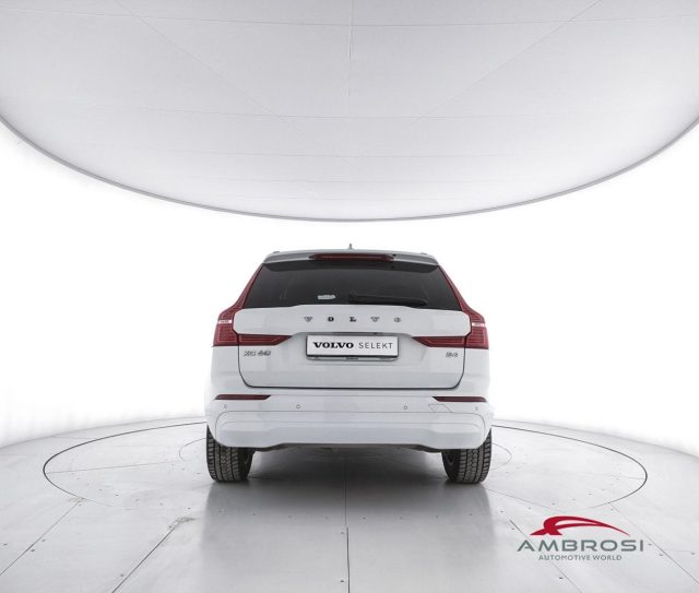 Volvo XC60 B4 Geartronic Momentum Auto, del 2022, 97.951 km, in vendita a Corciano (PG)