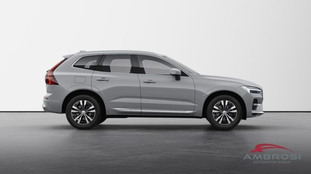Volvo XC60 T6 AWD Plug-in hybrid Elettrica/Benzina Essential - foto 3 di 4