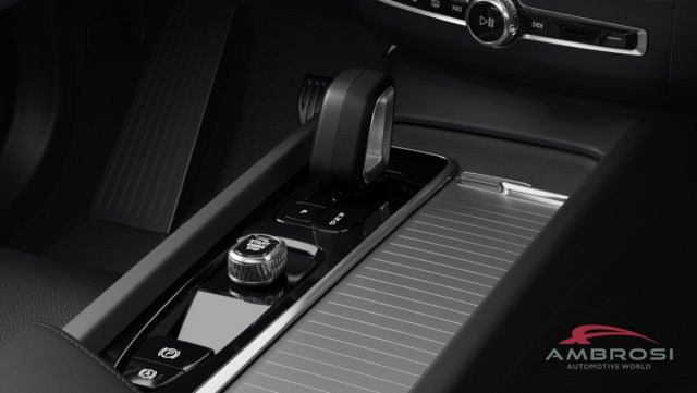 Volvo XC60 B5 AWD Mild hybrid Benzina Ultra Dark - AUTOCARRO, del 2026, in vendita a Corciano (PG)