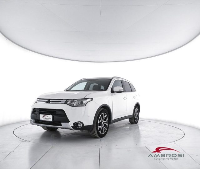 Mitsubishi Outlander 2.2 DI-D 4WD Instyle 7p. - PER OPERATORI DEL SETTO usato a CORCIANO